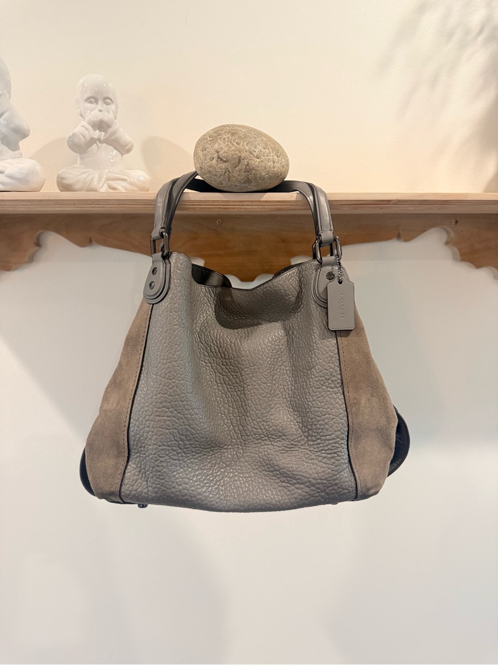 COACH Edie 42 Slouchy Hobo Shoulder Bag Grey Pebble Leather SuedeDescription